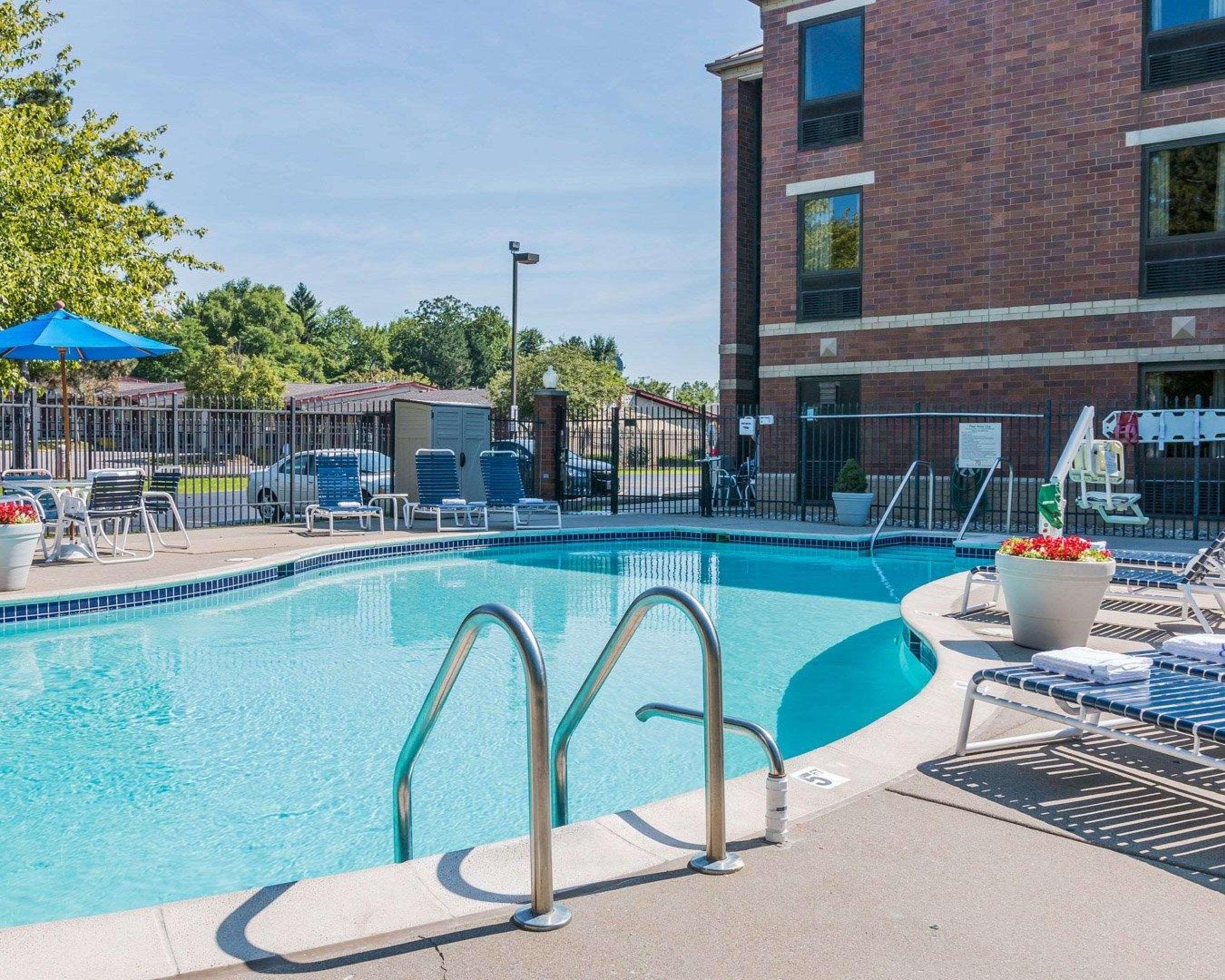 Quality Inn Auburn Hills - Detroit North Eksteriør billede