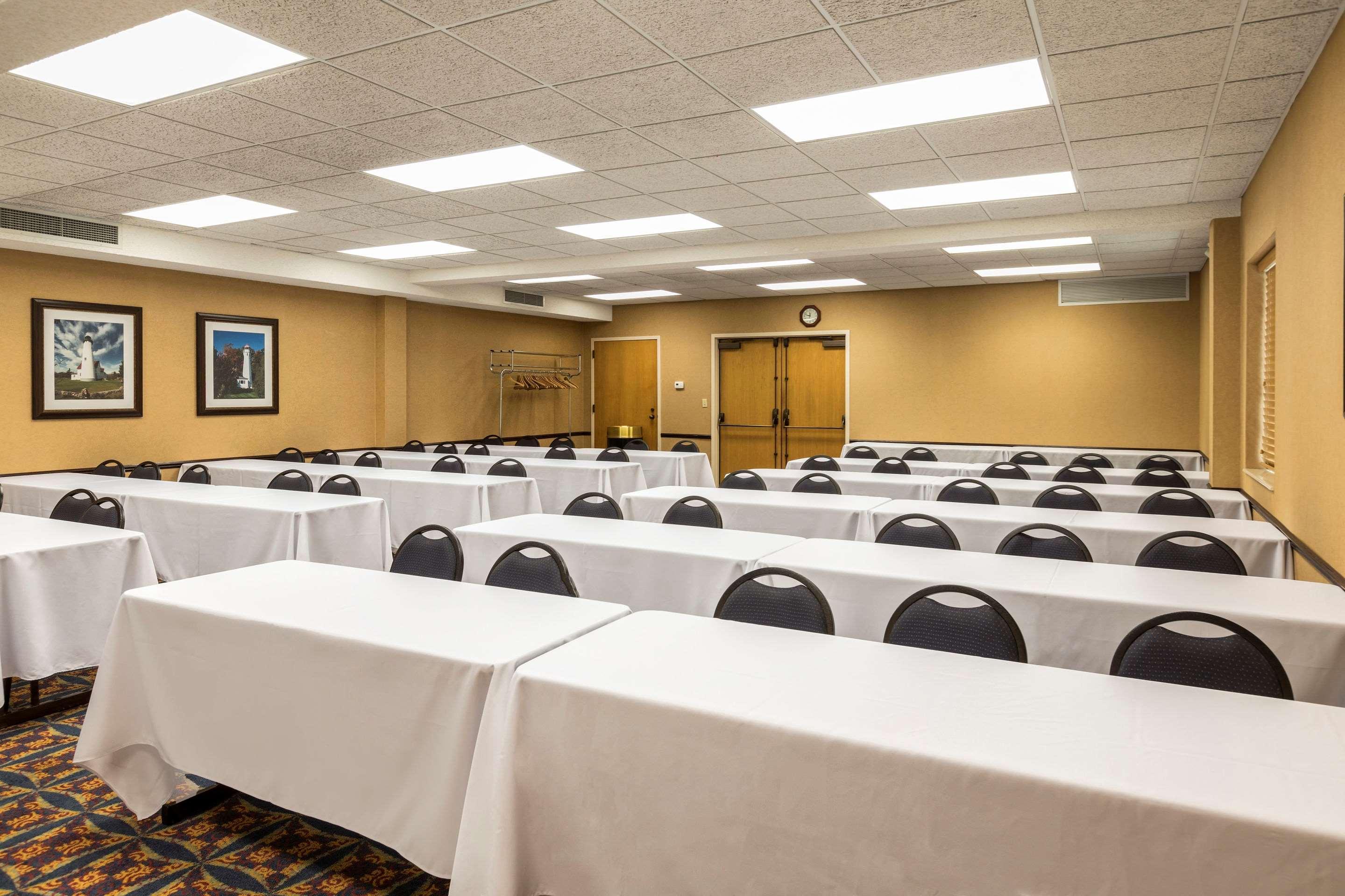 Quality Inn Auburn Hills - Detroit North Eksteriør billede